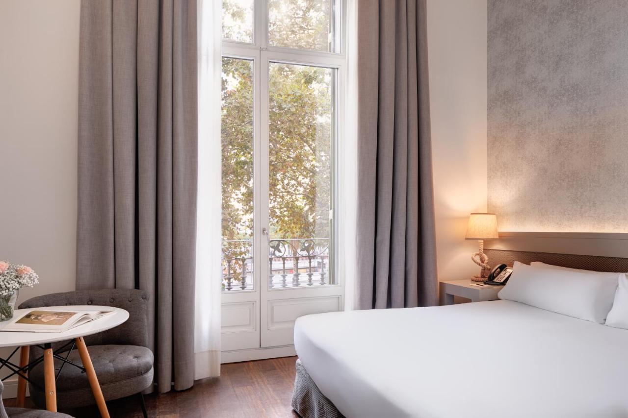 Standard Exterior Room