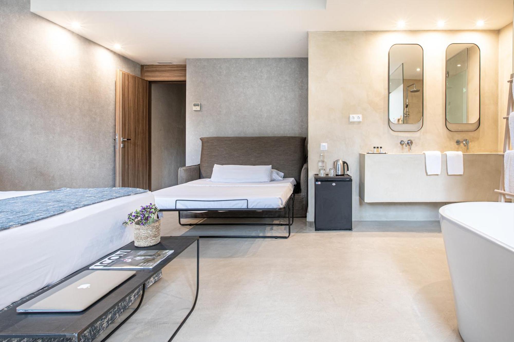 Deluxe Family Room