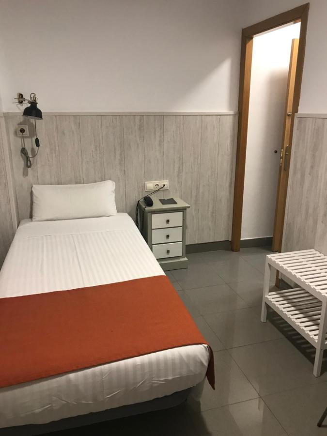 Interior twin room without Views