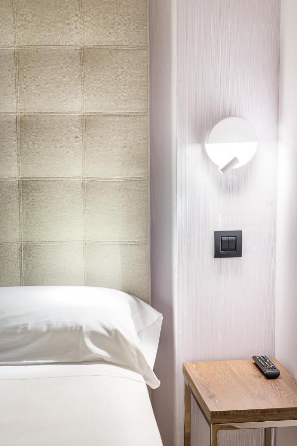 Single Room,1261080850:JPEG