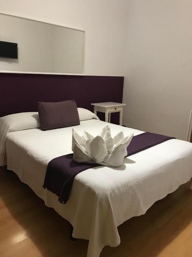 Single Room,1404965060:JPEG