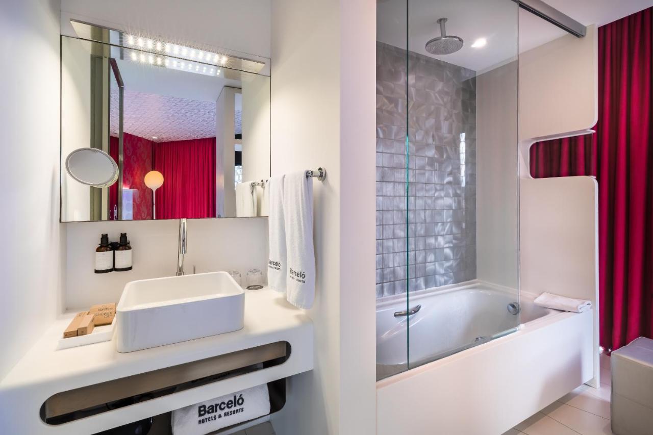 Two-Connecting Superior Double Rooms