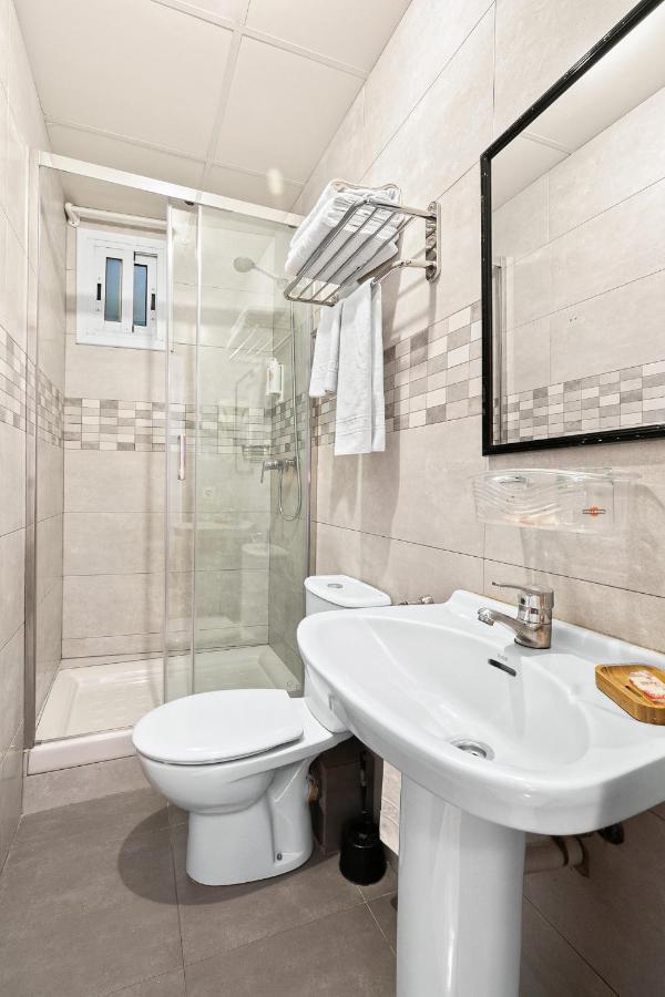 Triple Room Private Bathroom