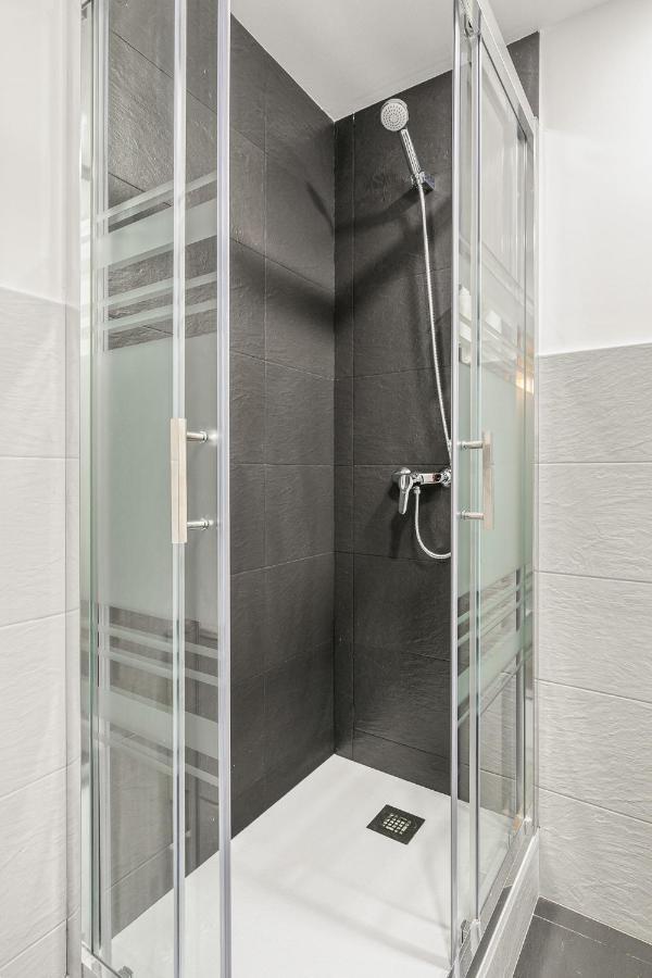 Twin Room Private Bathroom