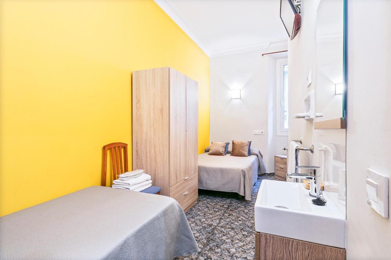Economy Triple Room