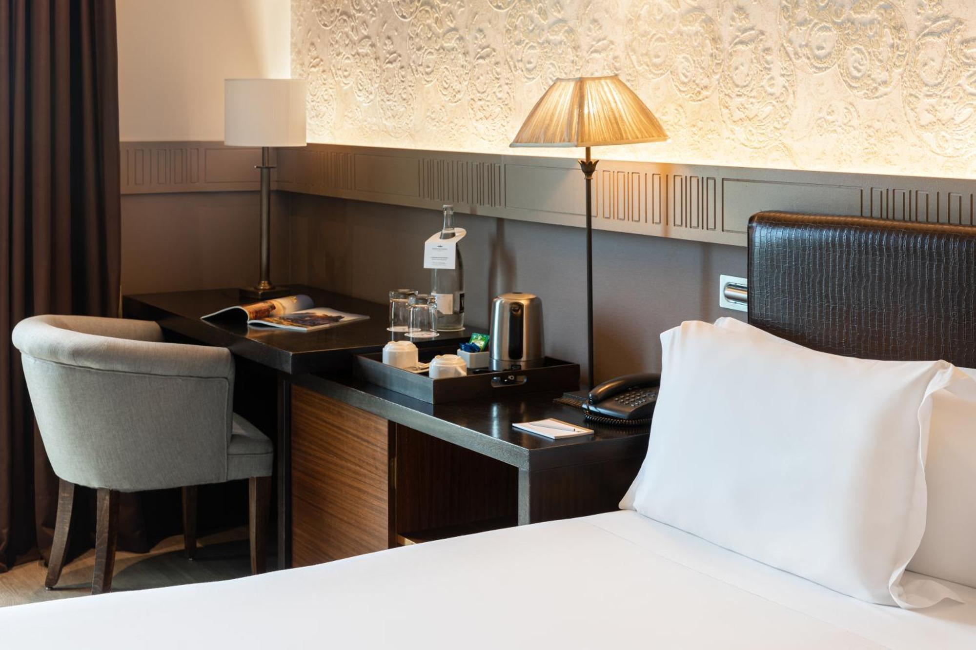 Deluxe Double Room Port View