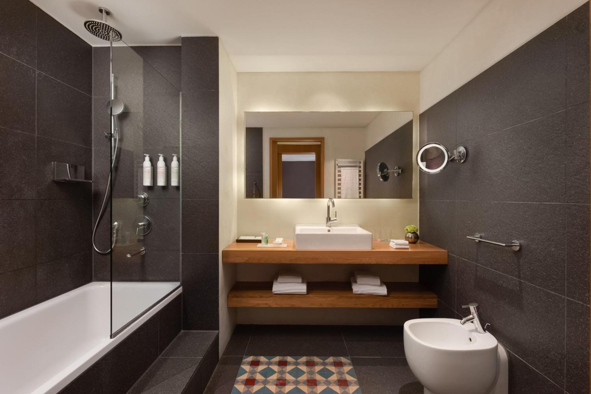 Junior King Suite,1554226897:JPEG