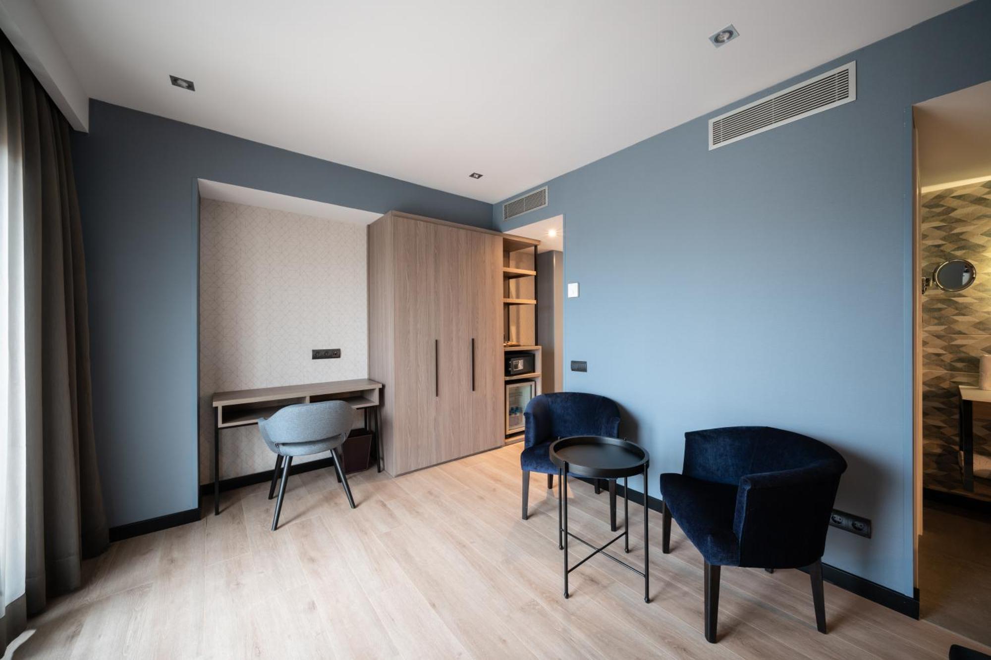 Double or Twin Room with Terrace and Spa Access,1706507451:JPEG