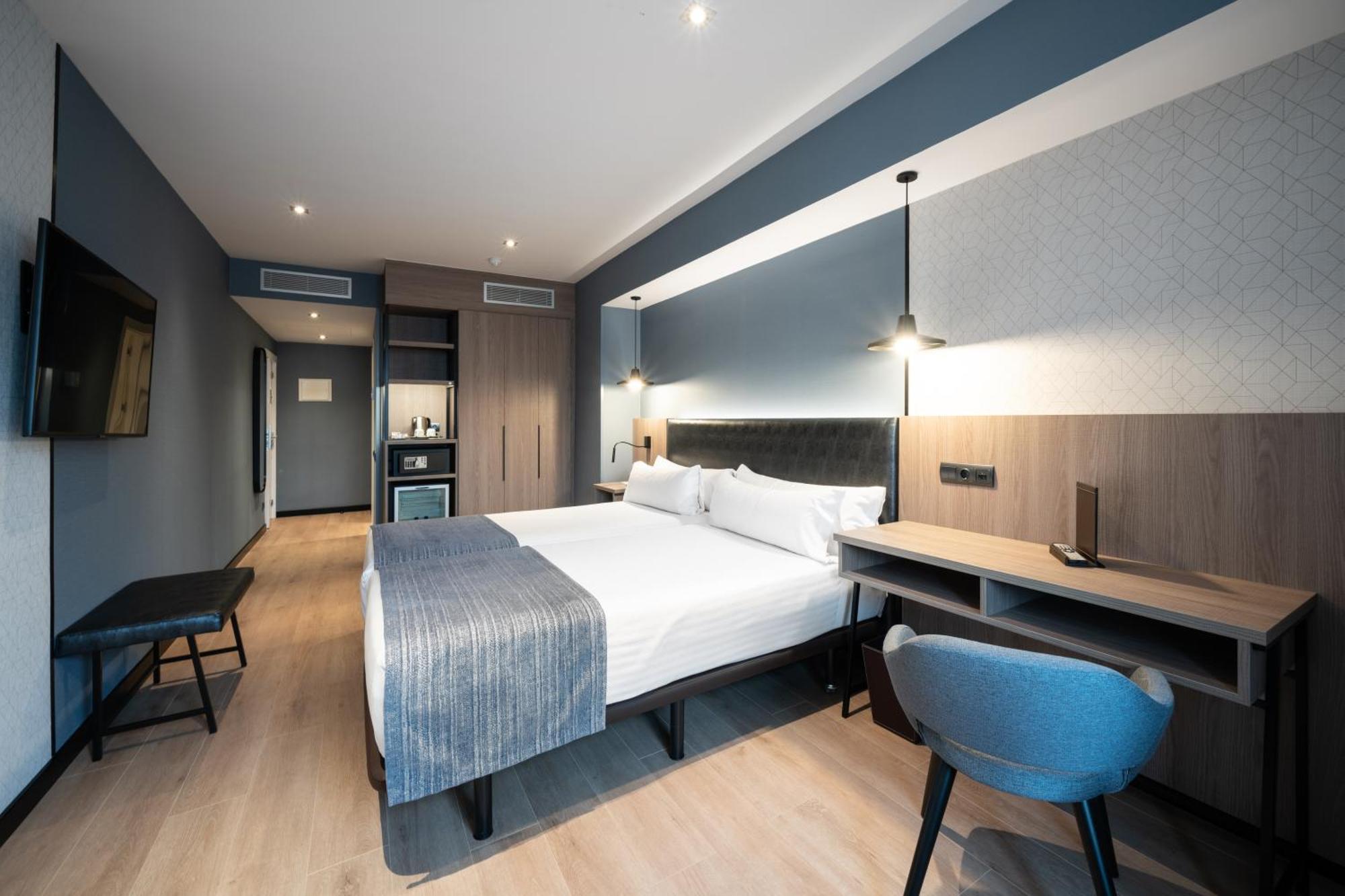 Premium Double or Twin Room,1586823271:JPEG
