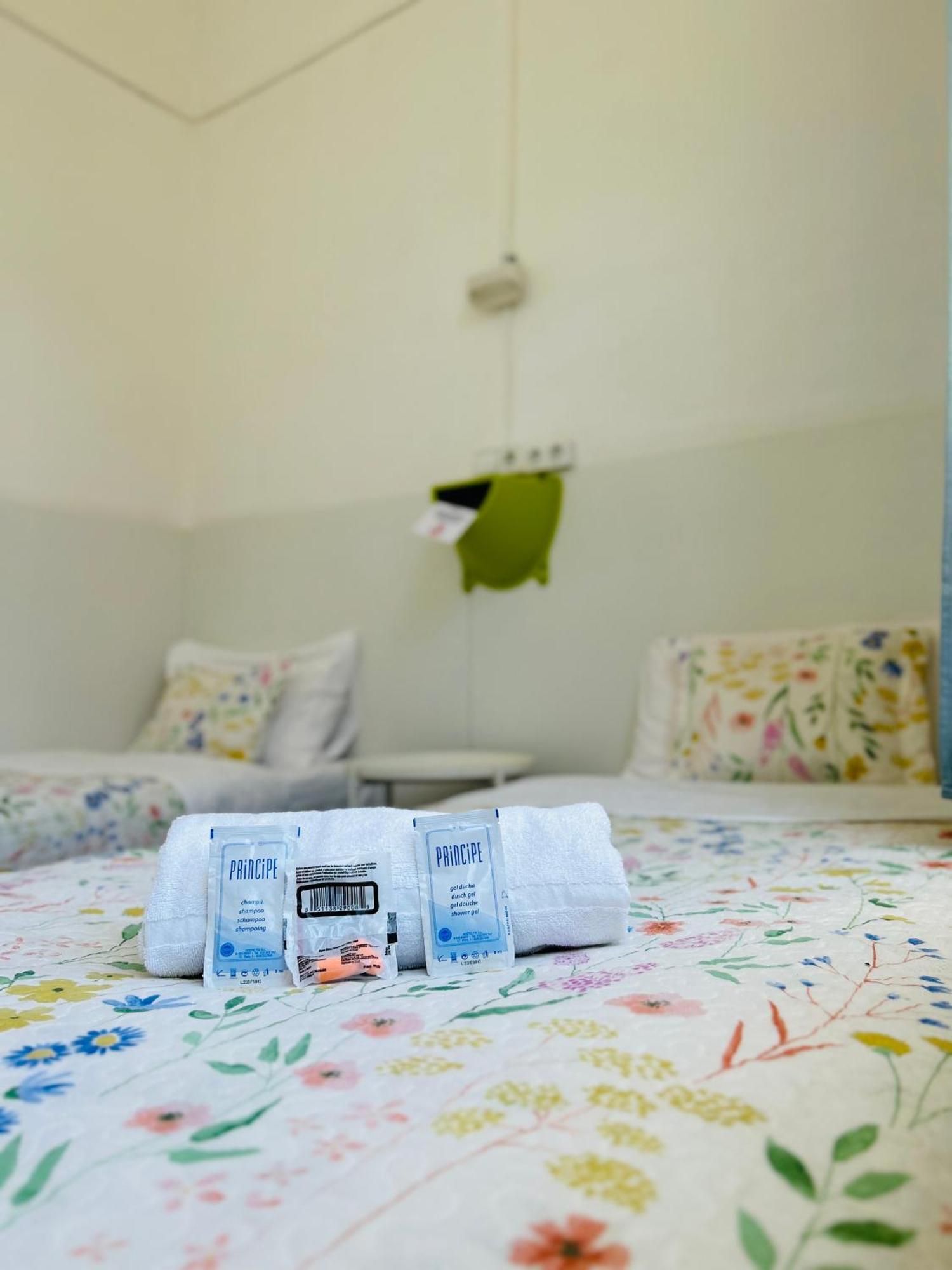 Twin Room,1598890458:JPEG