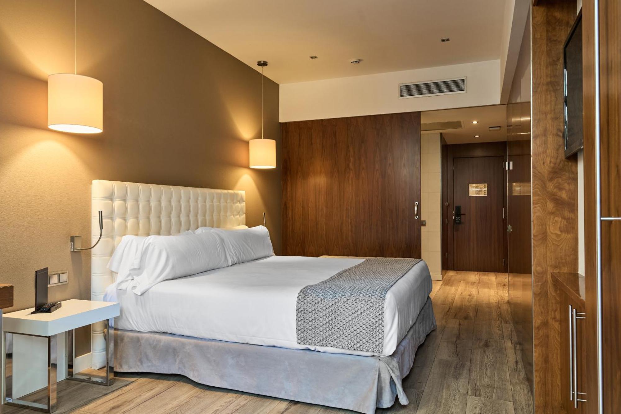 Superior Double Room with Terrace and Private Pool,1605366895:JPEG