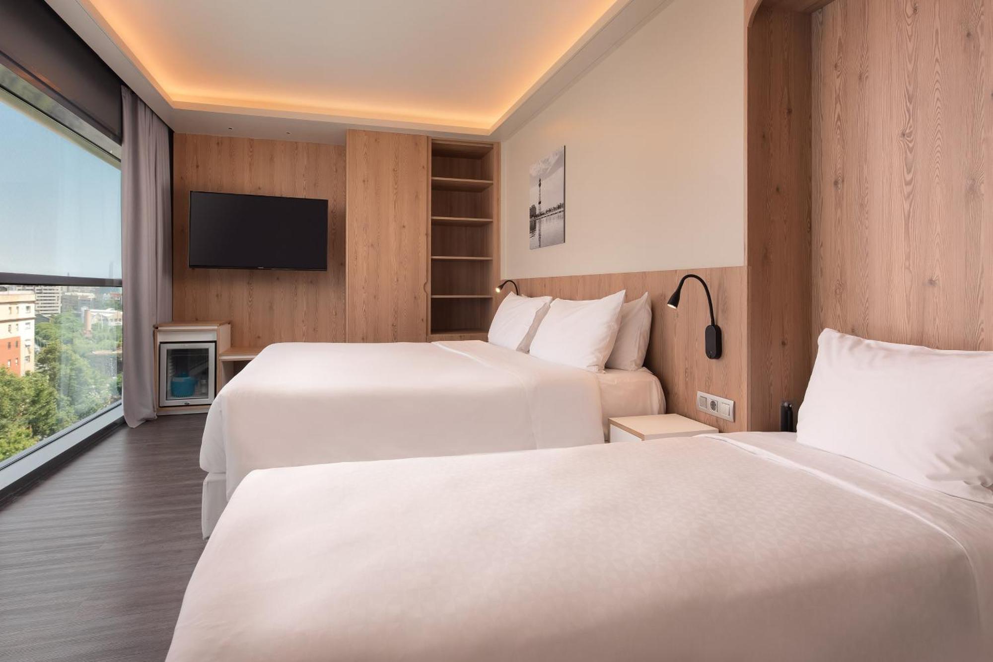 Executive King Room City View
