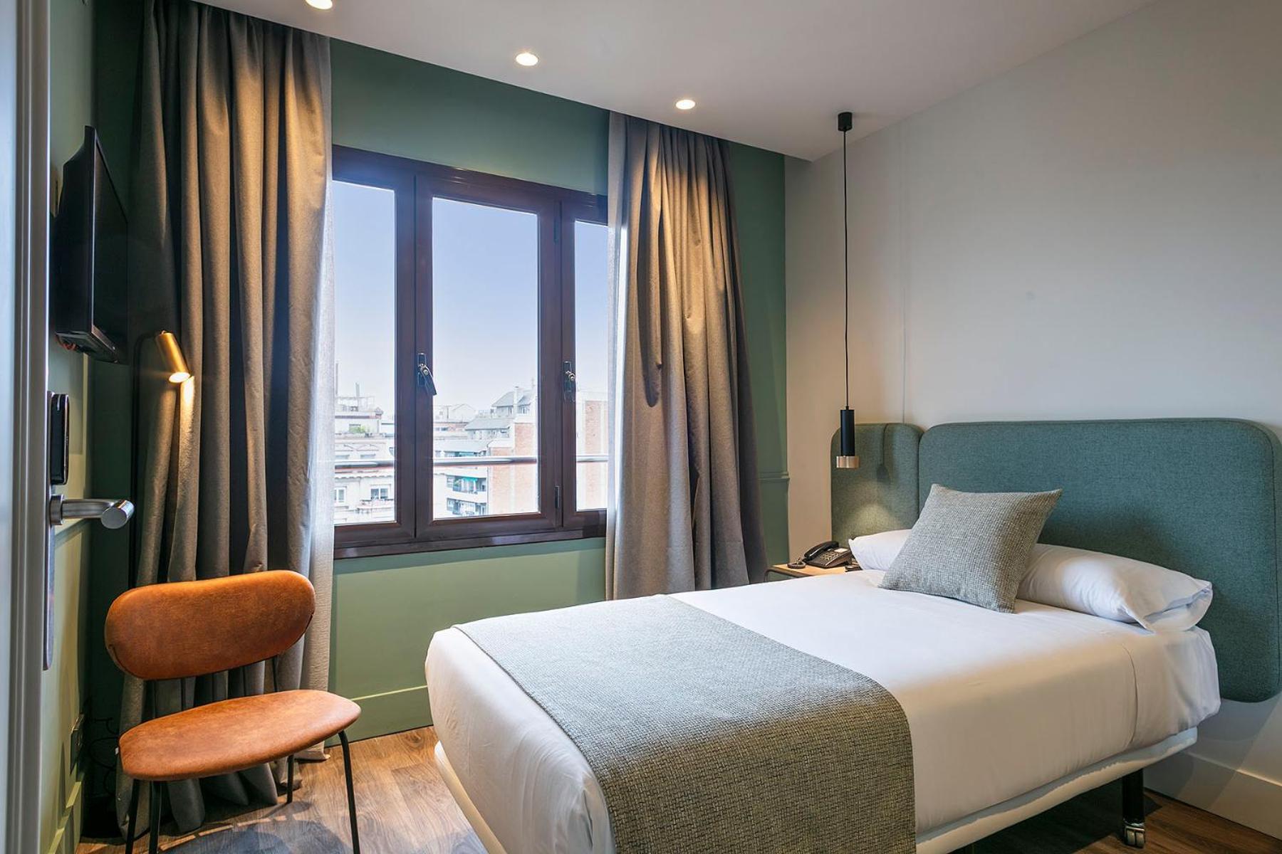 Large Single Room,1656171375:JPEG