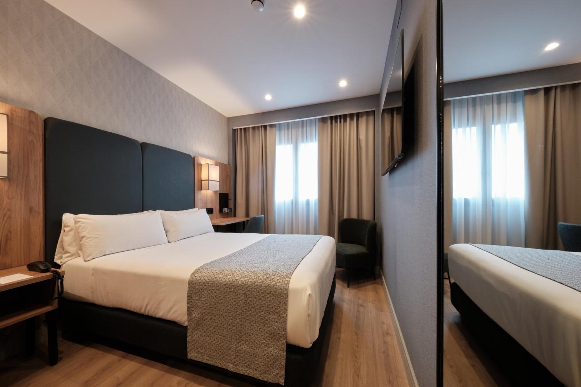 Deluxe Single Room,1660280378:JPEG