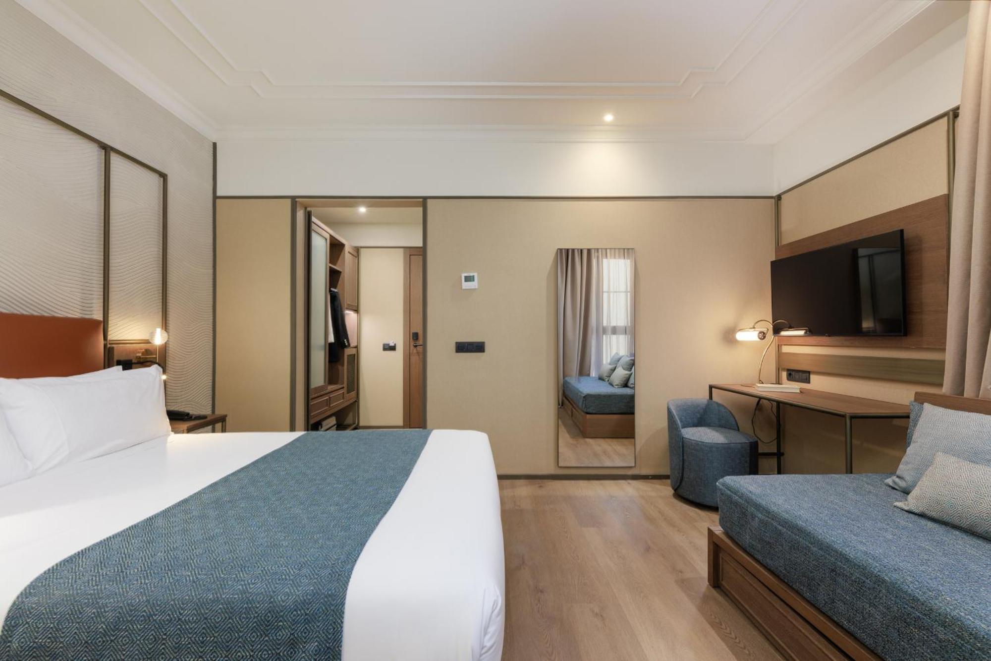 Interior Triple Room