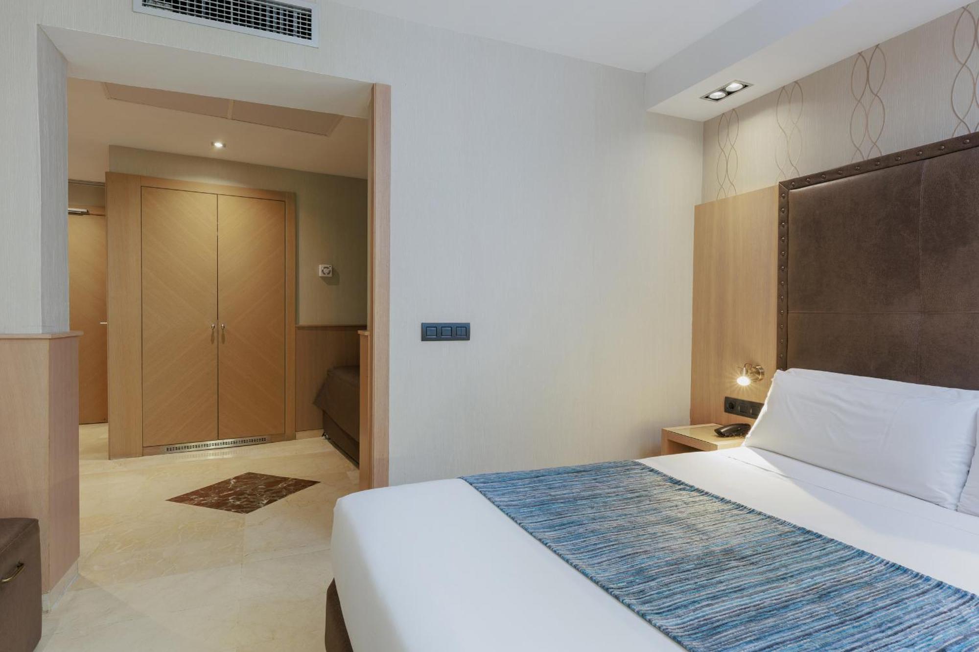 Double or Twin Room Extra Bed