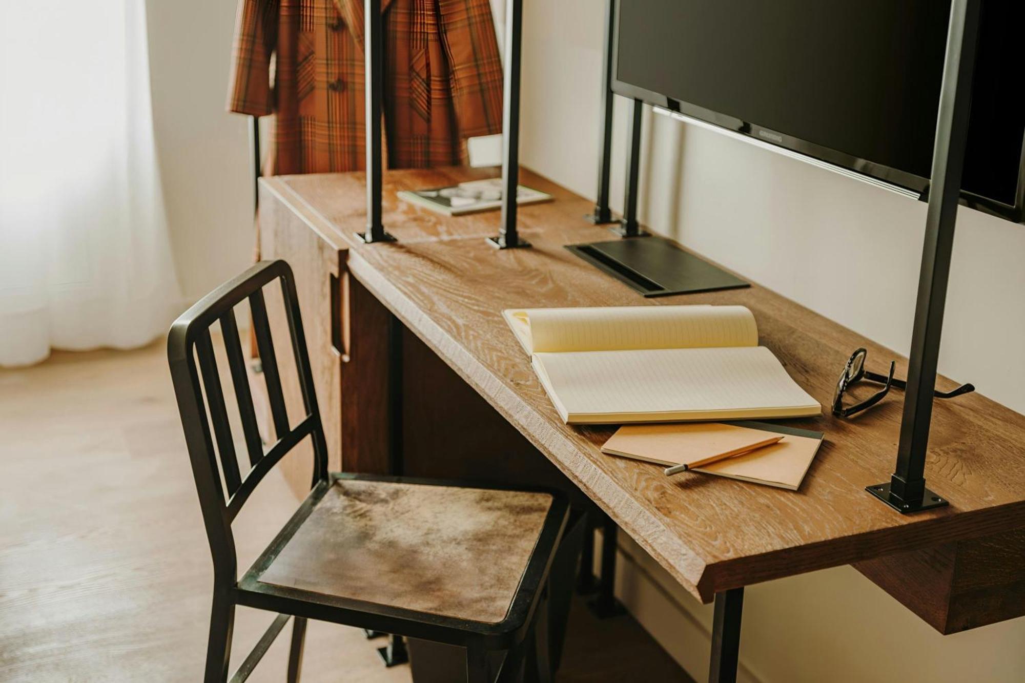 Deluxe Double or Twin Room with City View,1674780662:JPEG