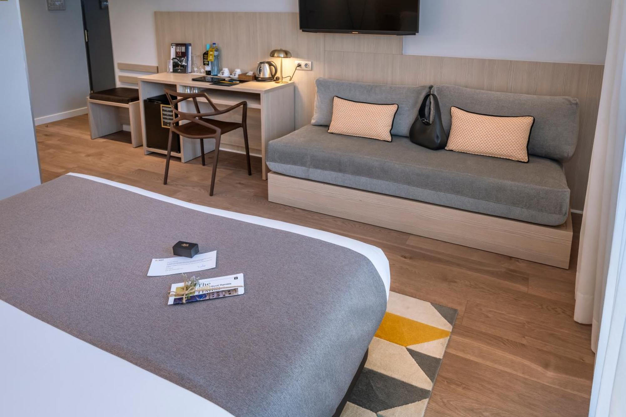 Deluxe Double or Twin Room Rambla View