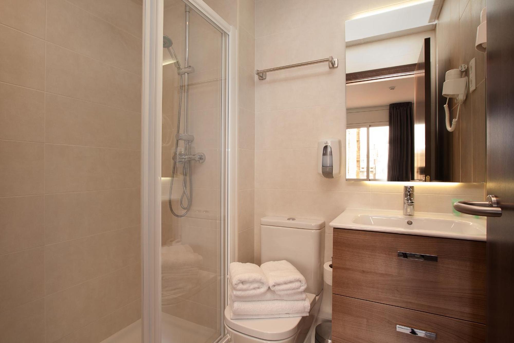 Triple Room,1742819442:JPEG