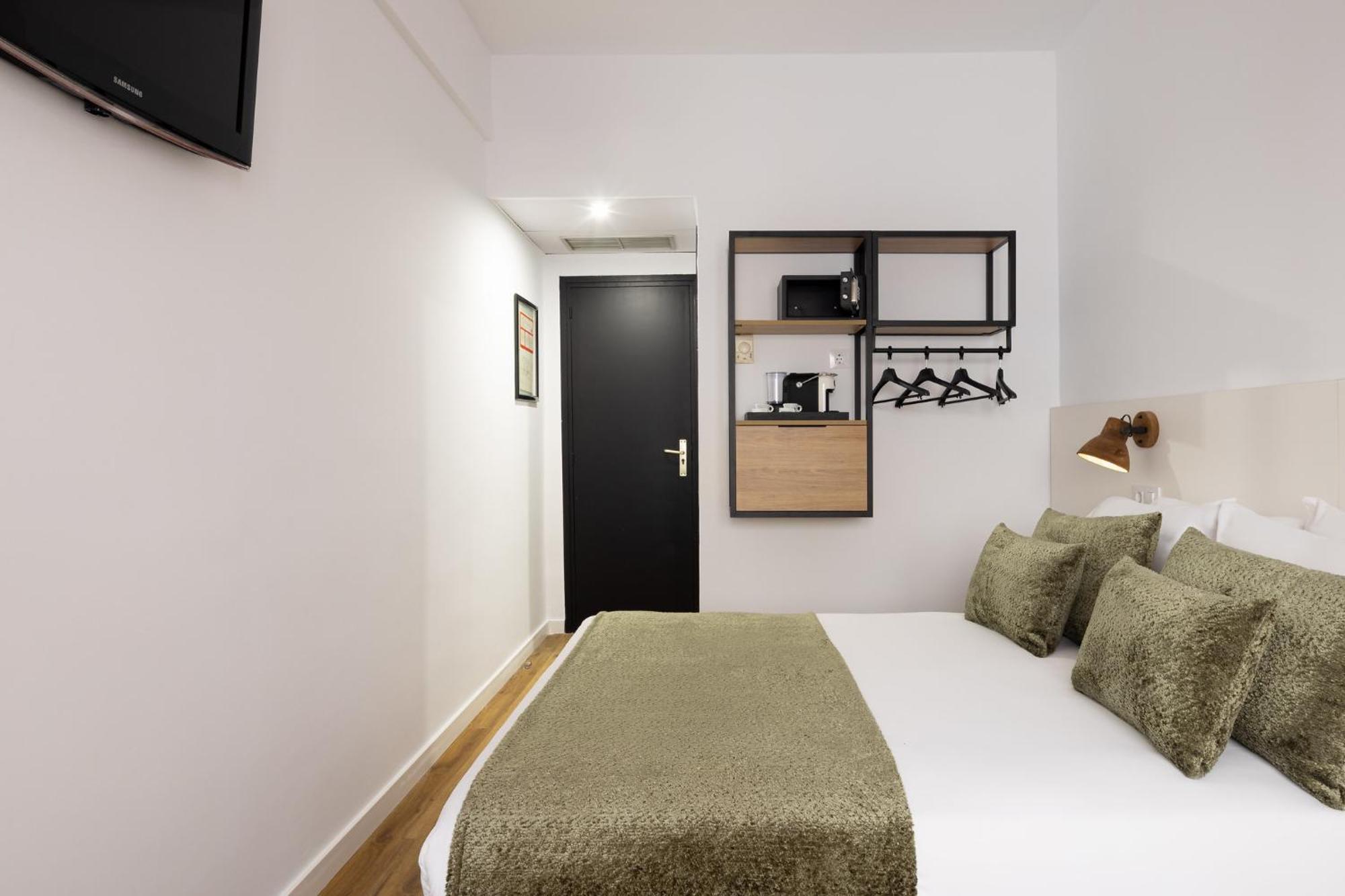 Twin Room,1636735446:JPEG
