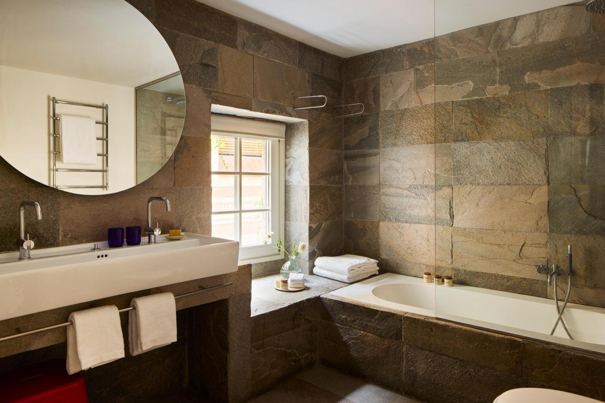 Deluxe Room with Terrace,1729991410:JPEG