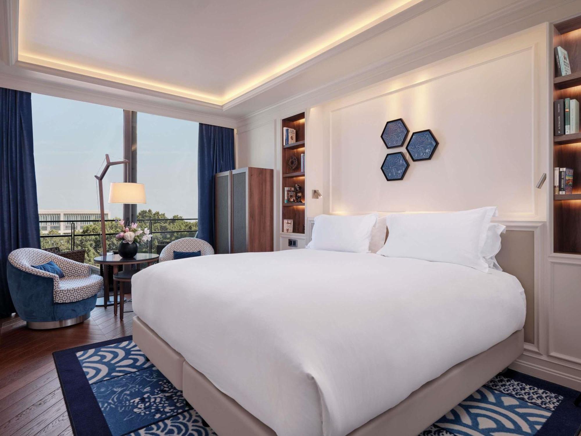 Luxury Double Room Balcony Garden View,1758275229:JPEG