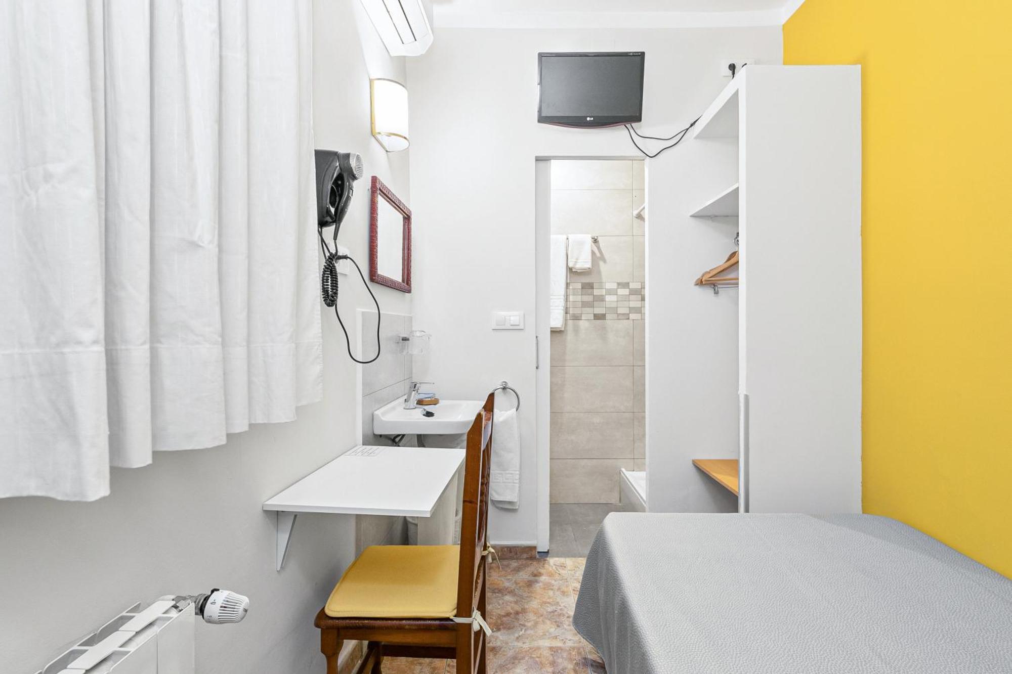 Economy Single Room
