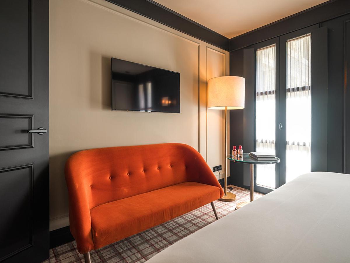 Medium Room