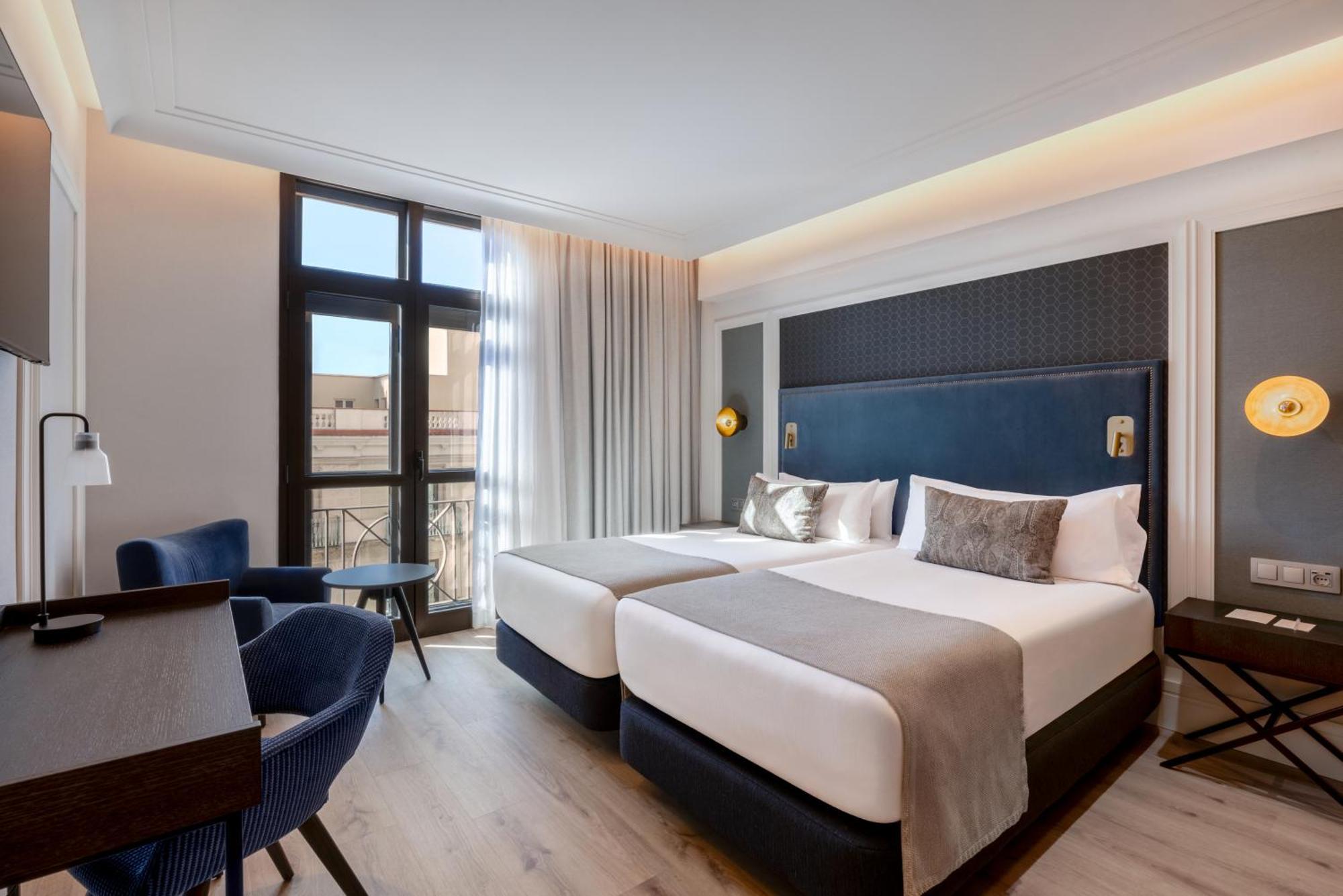 Premium Exterior Room with Spa Access