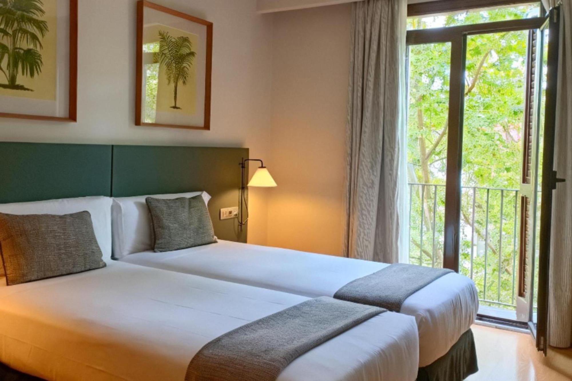 Twin Room Ramblas view