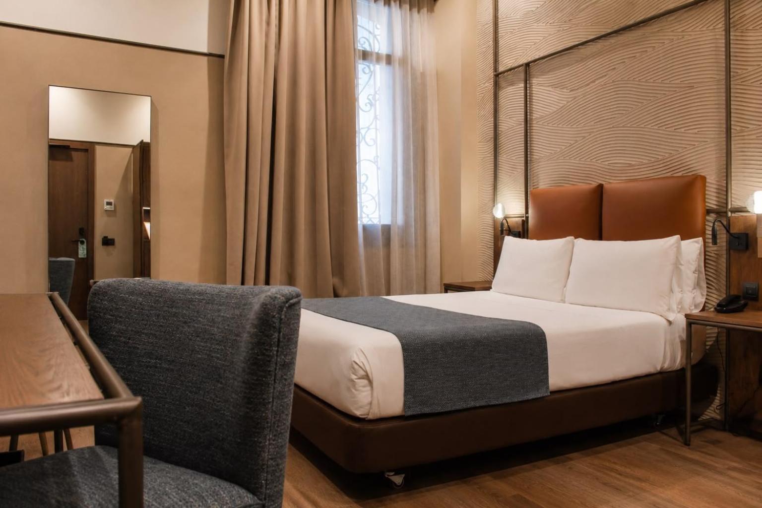 Double Exterior Room,1774430474:JPEG