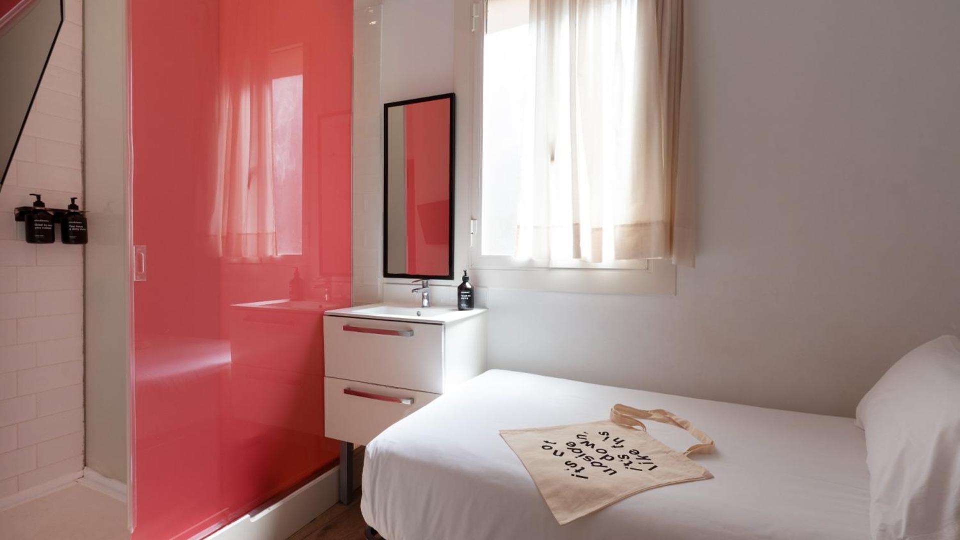Single Room,1774433611:JPEG