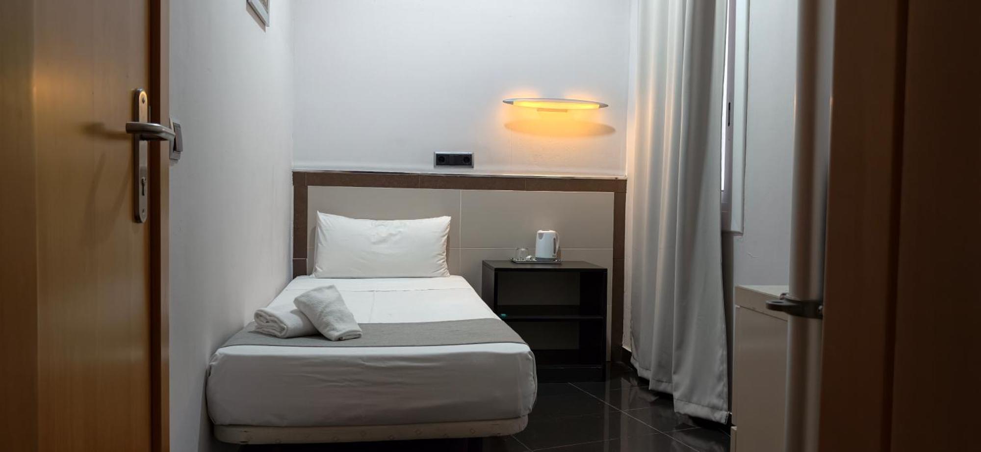Single Room Private Bathroom