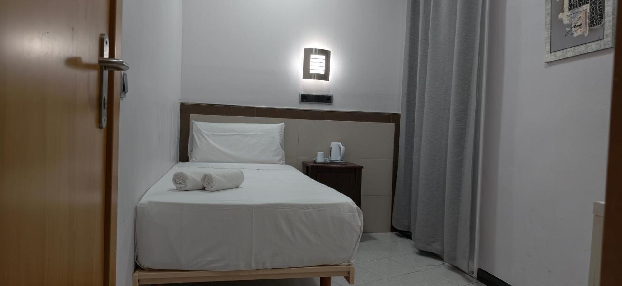 Single Room Private Bathroom