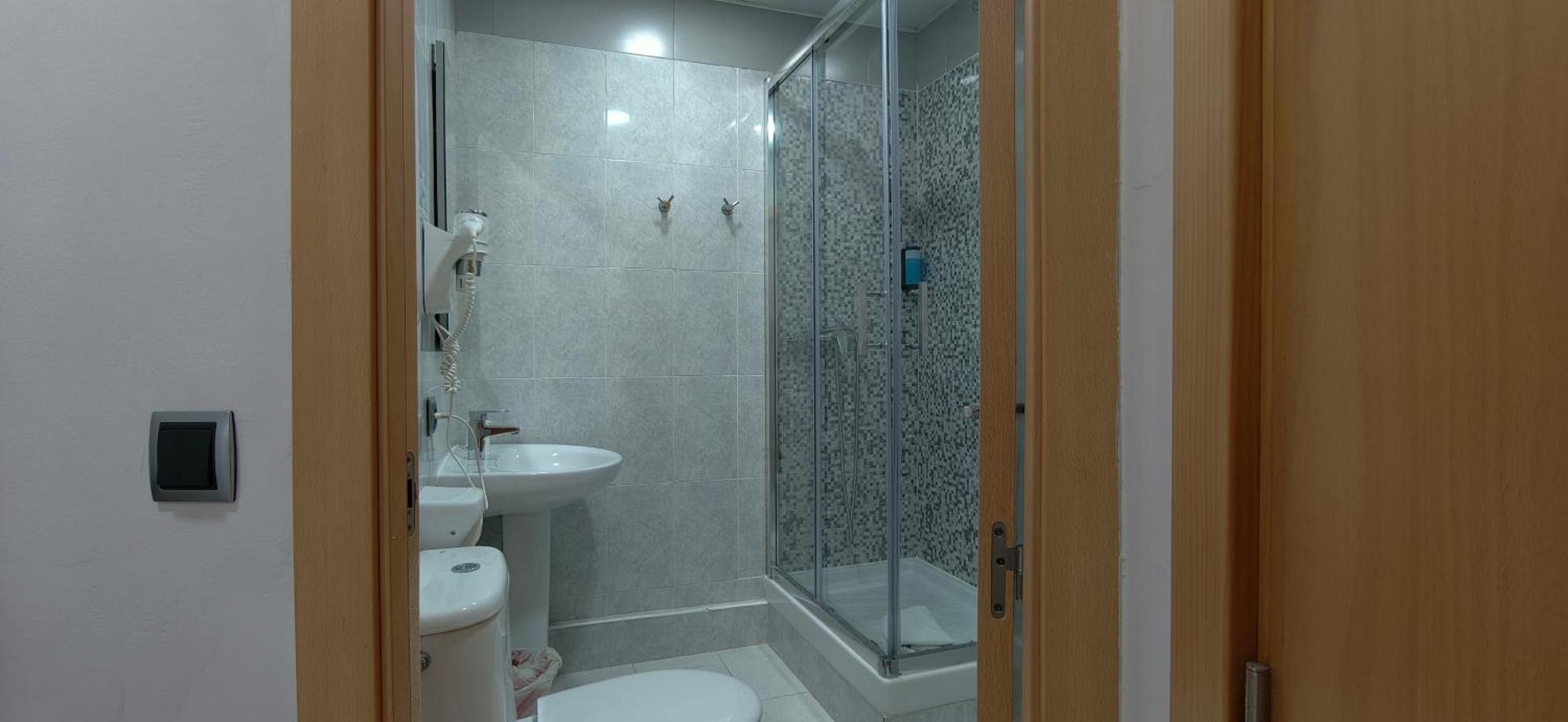 Single Room Private Bathroom