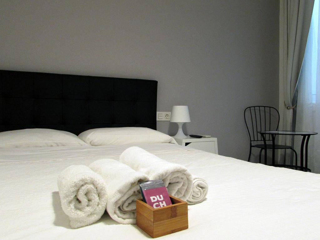 Basic Double Room Private Bathroom,187960943:JPEG