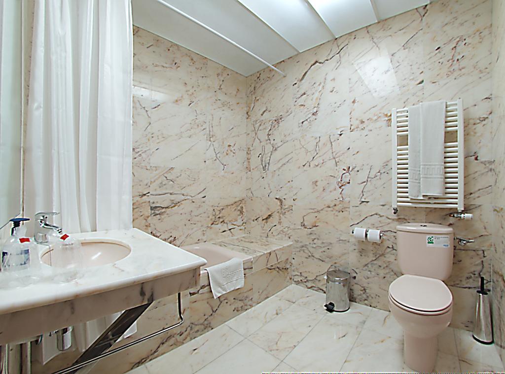 Double Room,692812746:JPEG