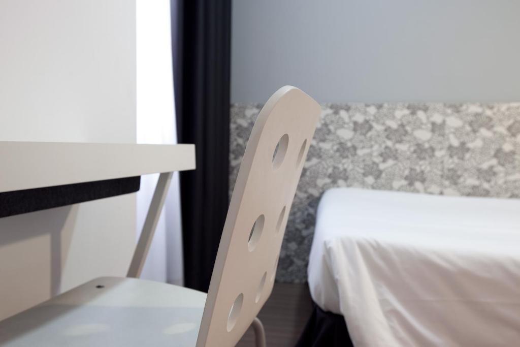 Double Room with Shared Bathroom,32232115:JPEG