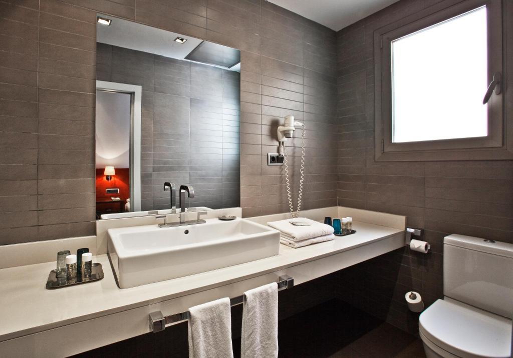 Standard Double or Twin Room,60949297:JPEG