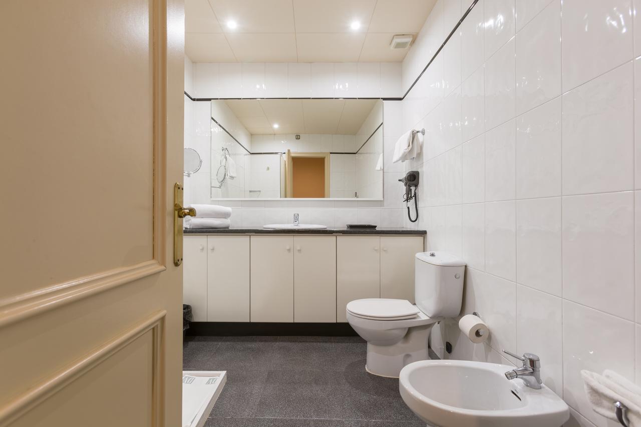 Superior One-Bedroom Apartment