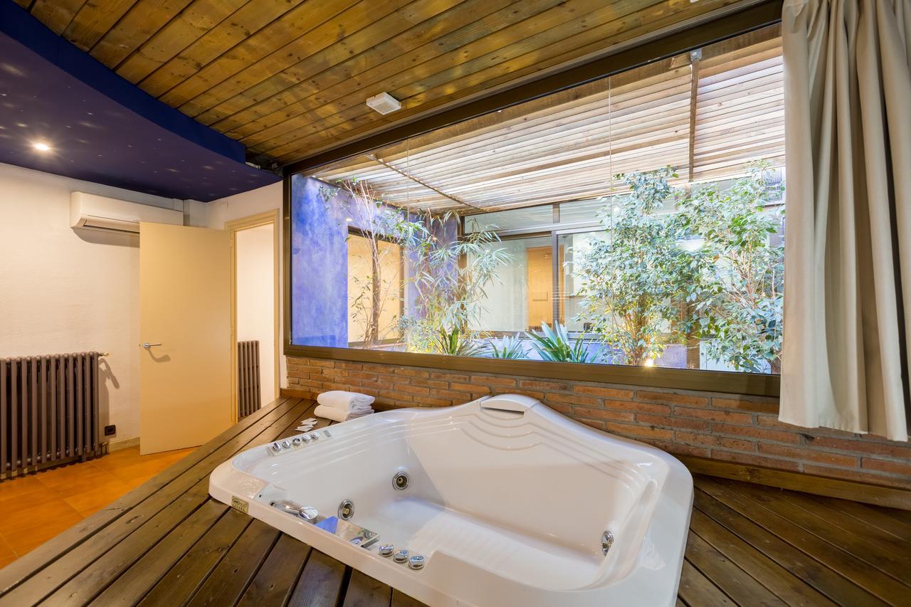 Superior One-Bedroom Apartment