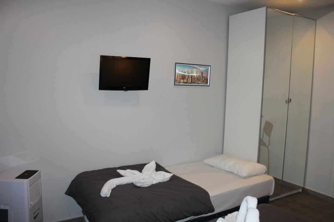 Family or Triple Room Private Bathroom