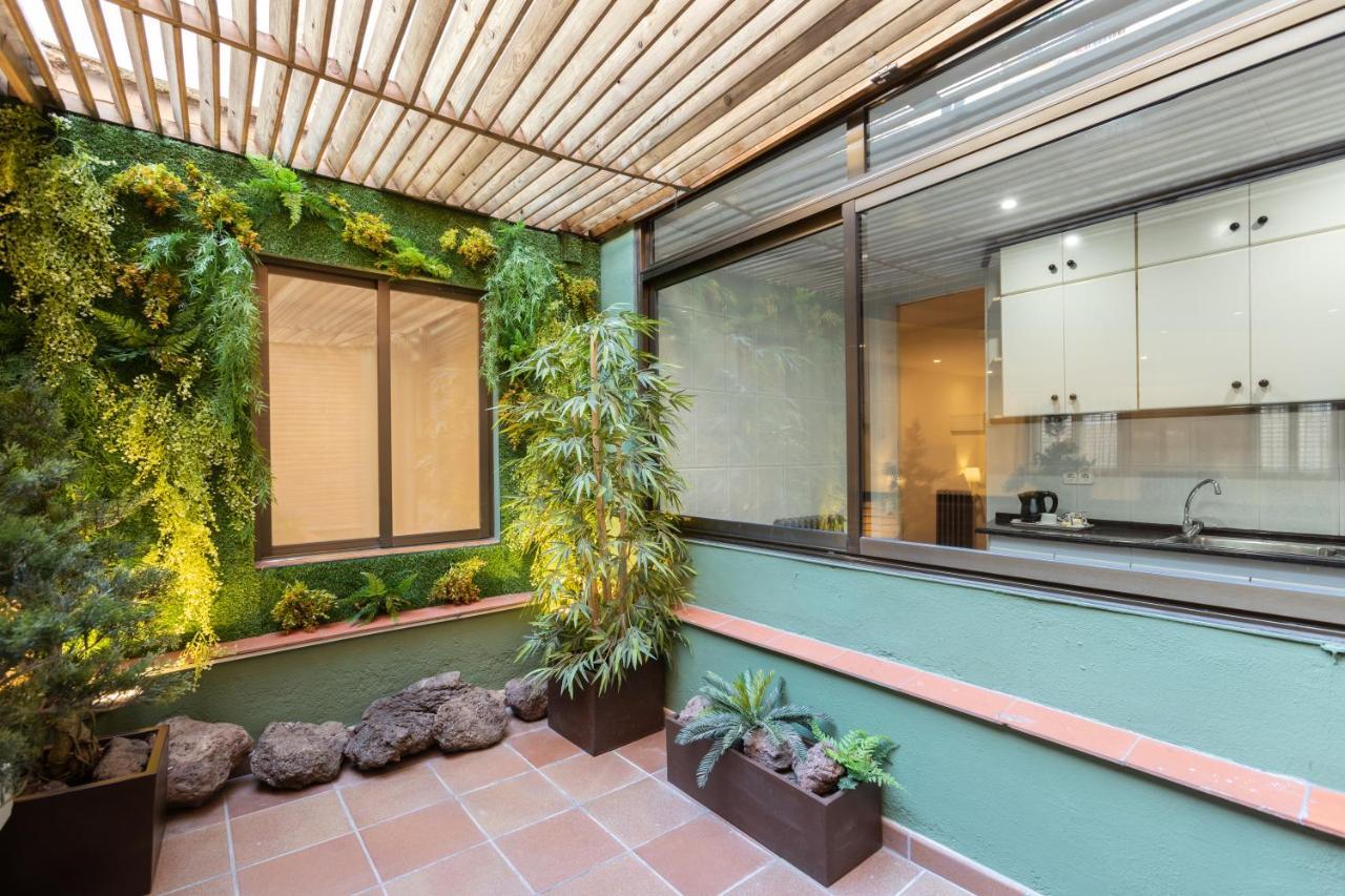 Superior One-Bedroom Apartment