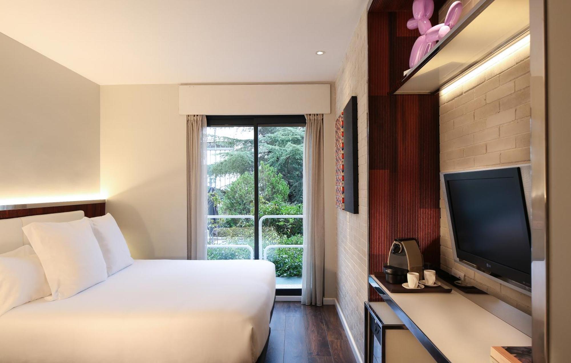 Deluxe Double or Twin Room private terrace