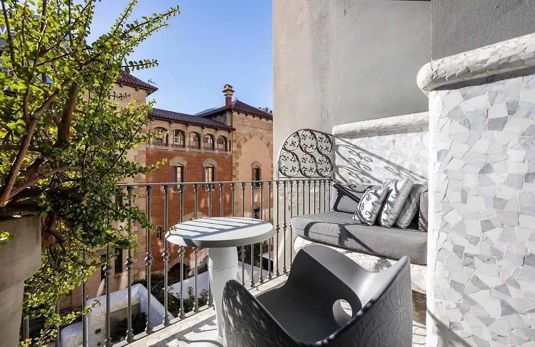 El Palauet Modernist Suites Barcelona-1