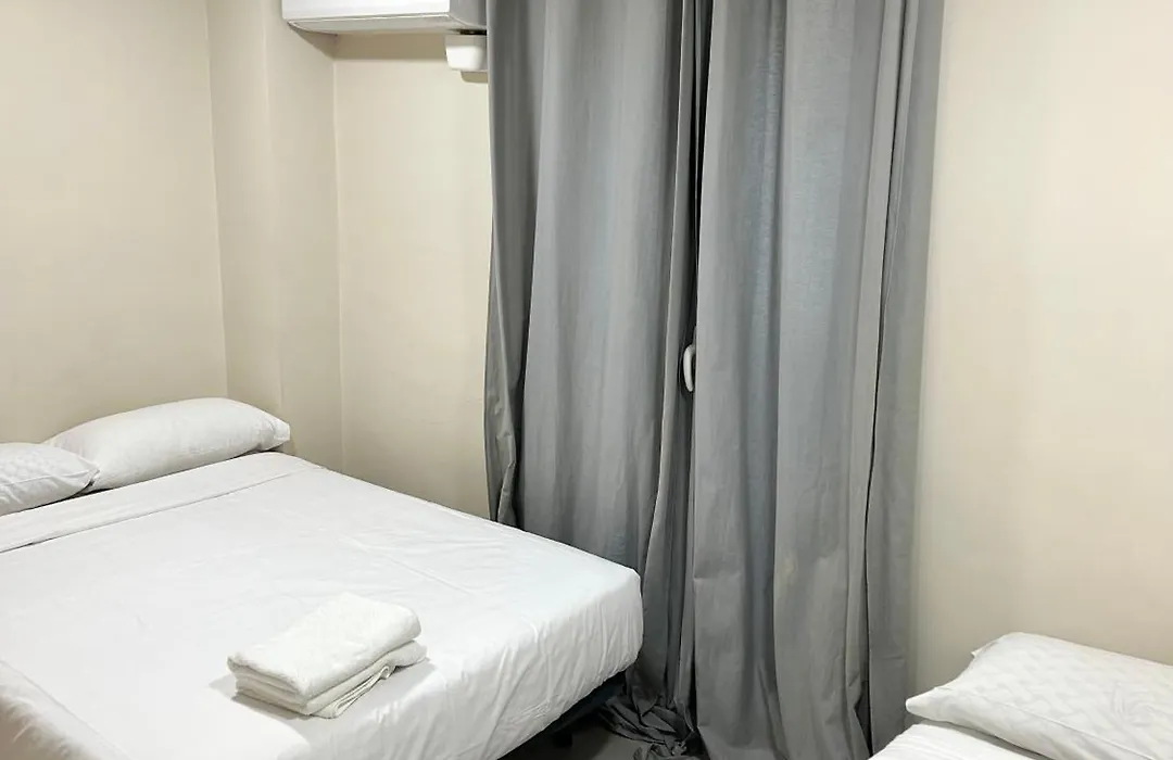 Be Ramblas Guest House-1