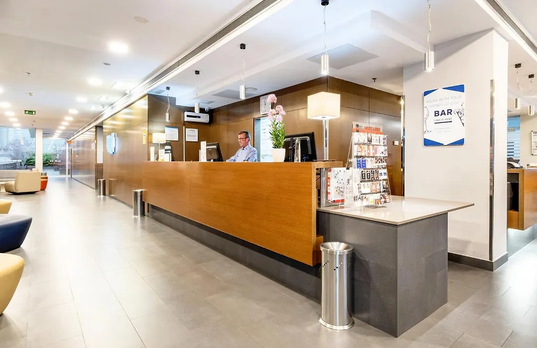 Holiday Inn Express Barcelona City 22@ By Ihg-1