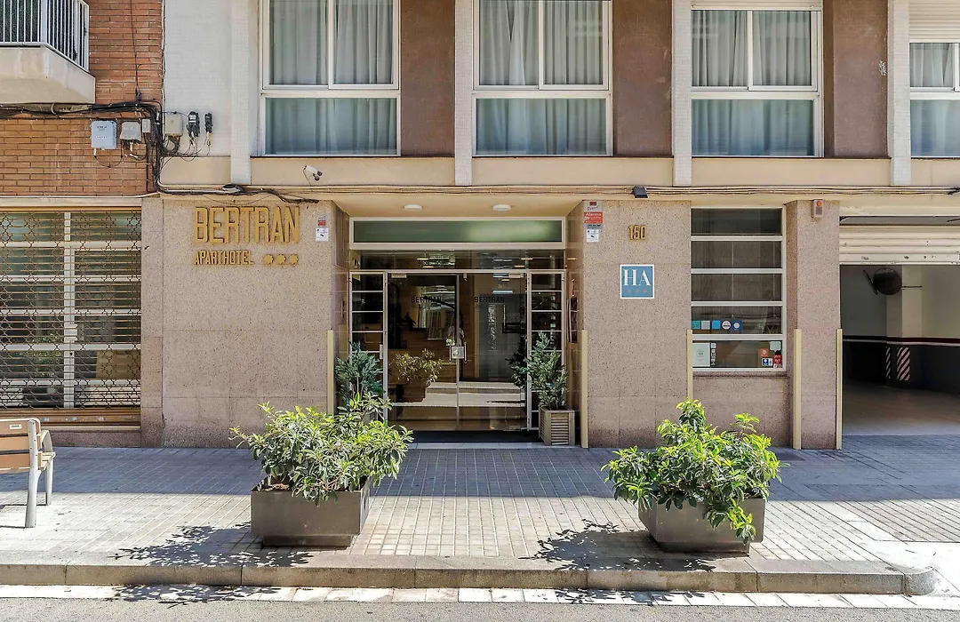Aparthotel Bertrán-1