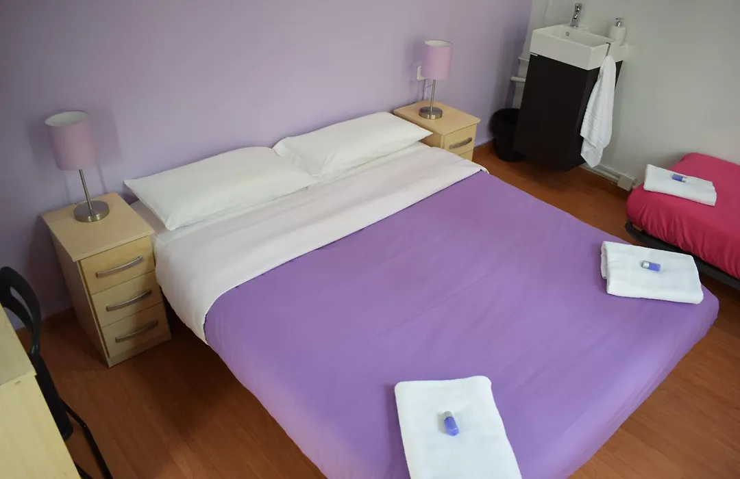 Hostal Mimi Las Ramblas-1
