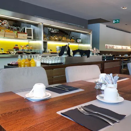 B Hotel-3